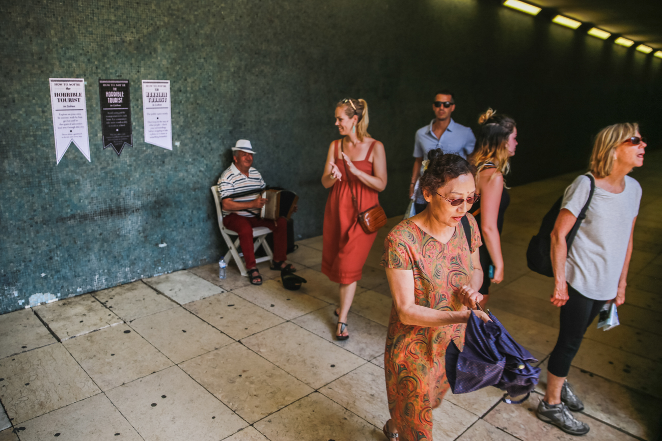 How to not be a horrible tourist in Lisbon street art project by Eugenia Wasylczenko